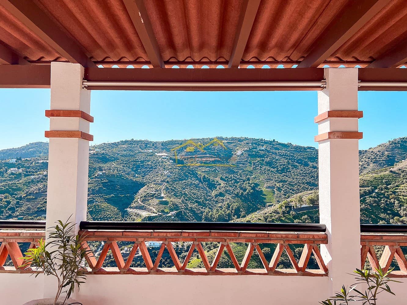 2 soveværelse Villa til salg i Frigiliana med swimmingpool garage - € 360.000 (Ref: 8548223)