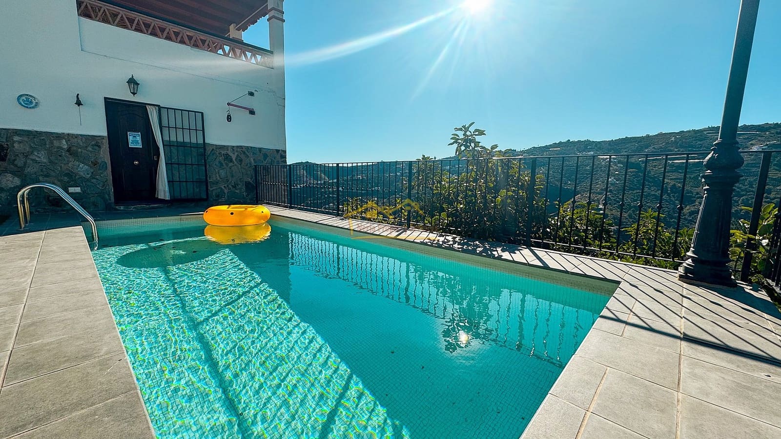 2 soveværelse Villa til salg i Frigiliana med swimmingpool garage - € 360.000 (Ref: 8548223)