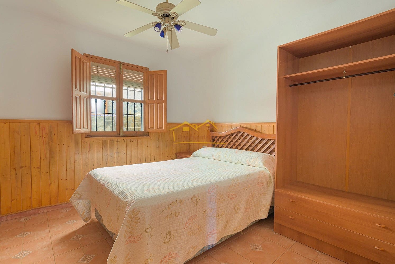 3 soveværelse Finca/Landehus til salg i Sayalonga med swimmingpool garage - € 365.000 (Ref: 8655090)