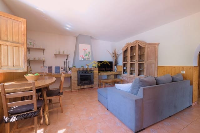 3 soveværelse Finca/Landehus til salg i Sayalonga med swimmingpool garage - € 365.000 (Ref: 8655090)