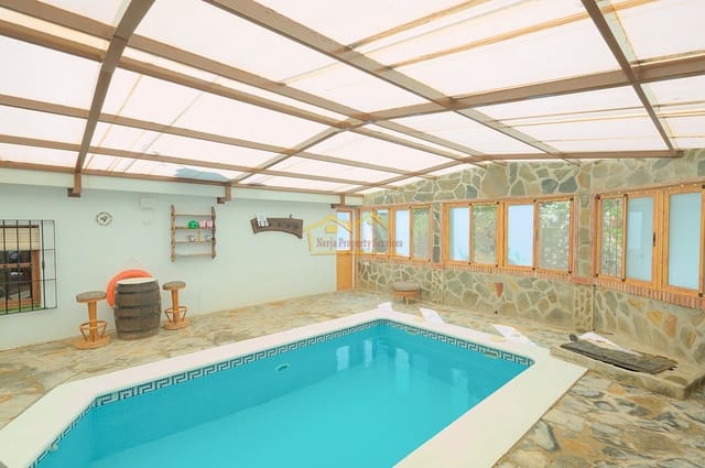 3 soveværelse Finca/Landehus til salg i Sayalonga med swimmingpool garage - € 365.000 (Ref: 8655090)