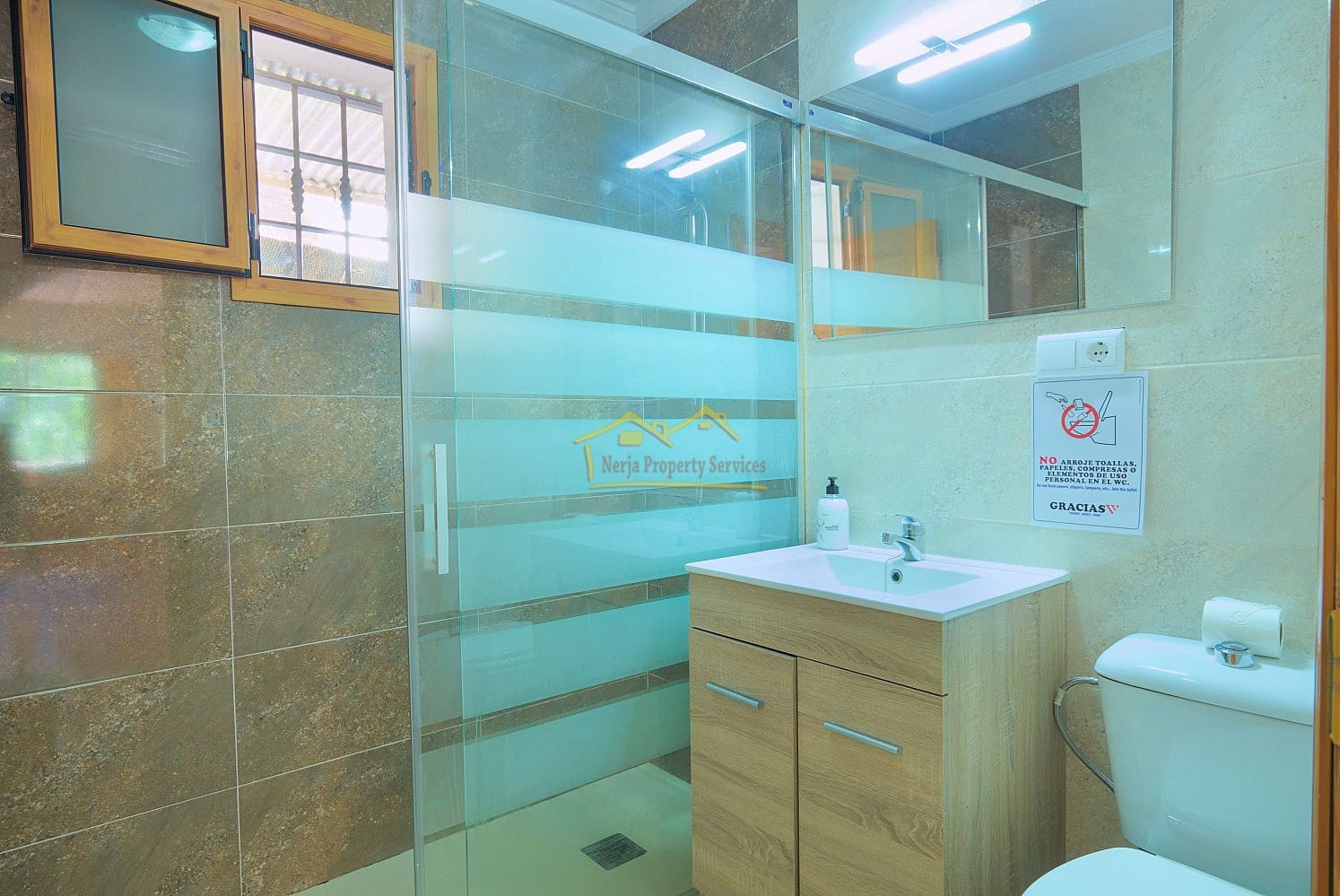 3 soveværelse Finca/Landehus til salg i Sayalonga med swimmingpool garage - € 365.000 (Ref: 8655090)