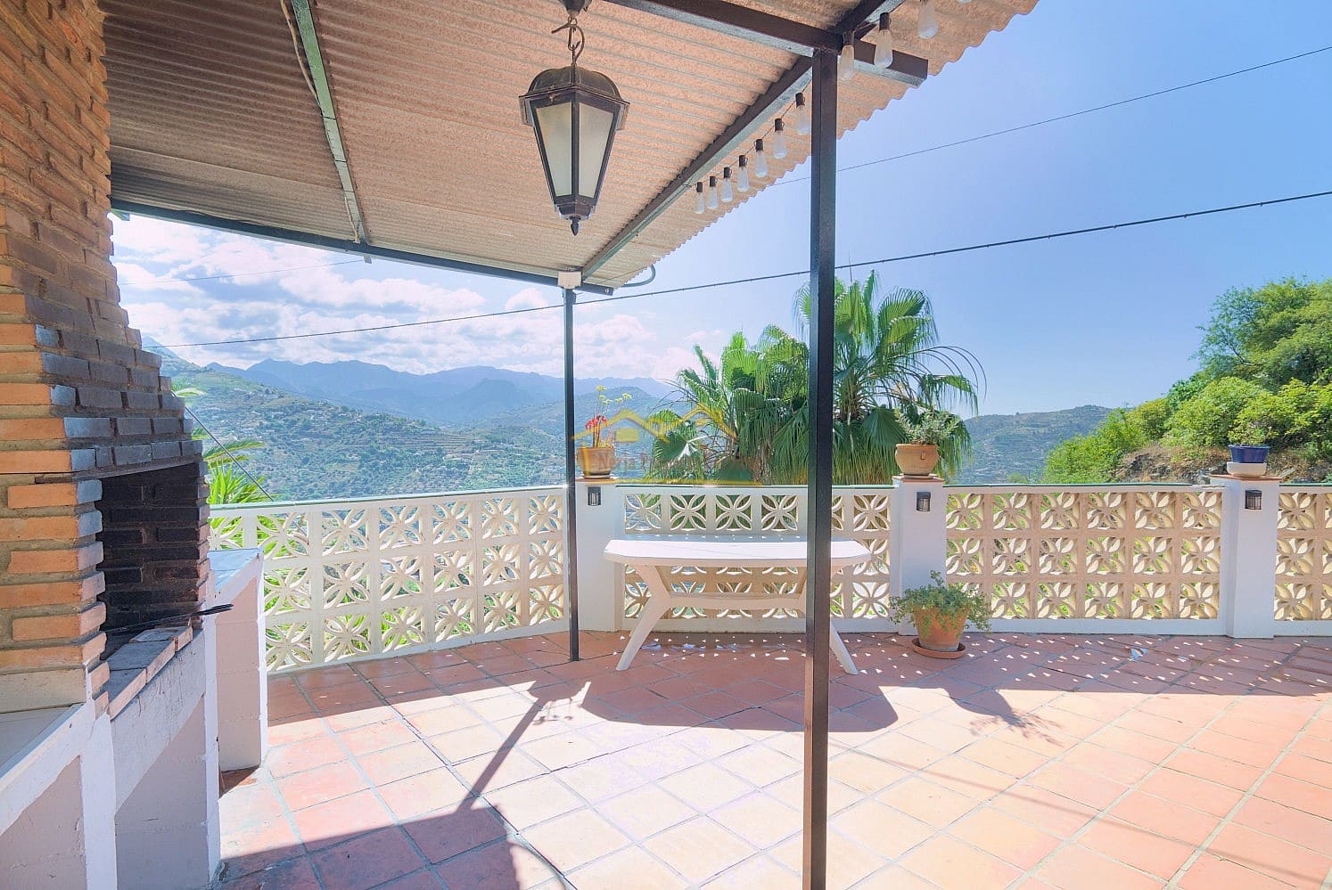 3 soveværelse Finca/Landehus til salg i Sayalonga med swimmingpool garage - € 365.000 (Ref: 8655090)