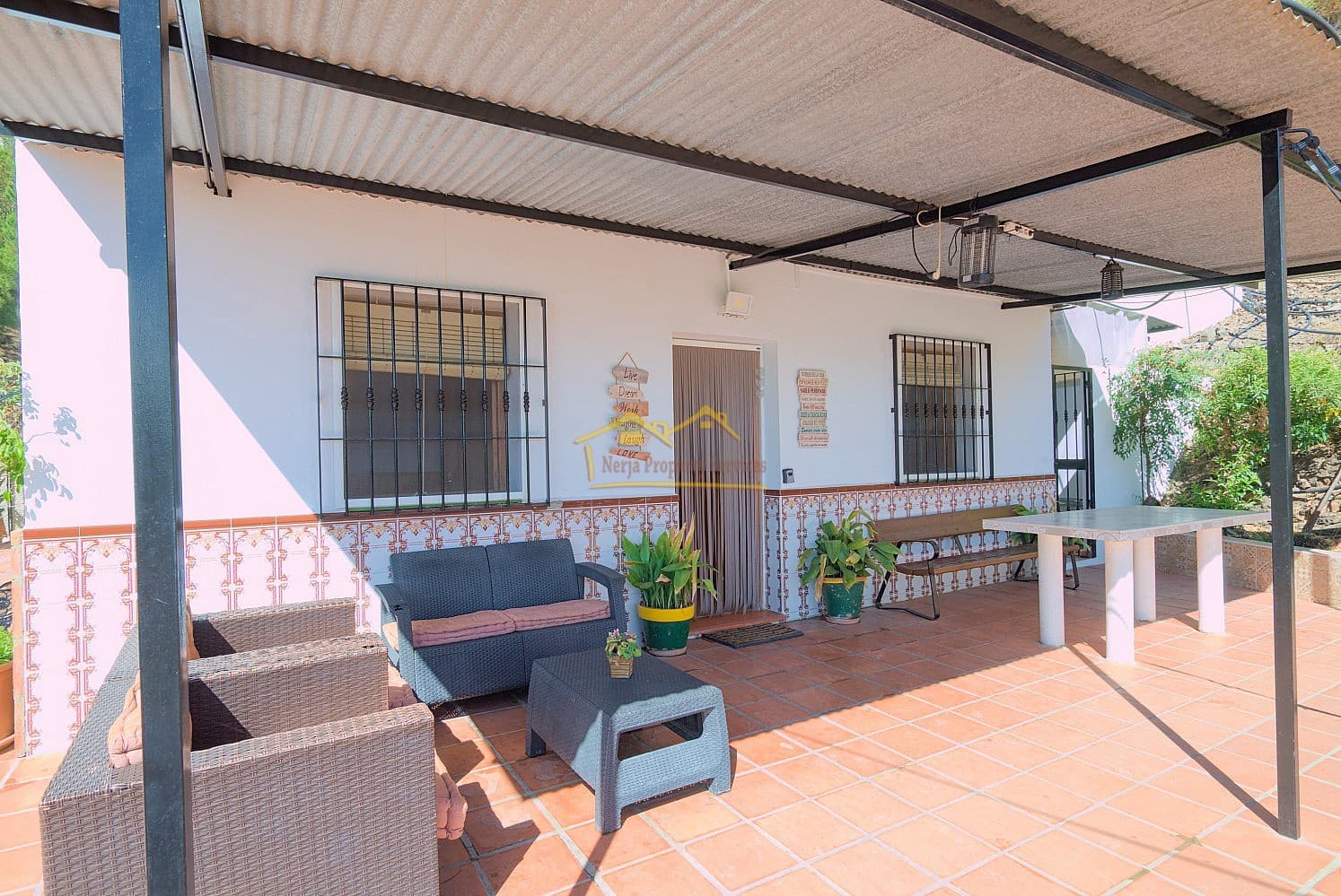 3 soveværelse Finca/Landehus til salg i Sayalonga med swimmingpool garage - € 365.000 (Ref: 8655090)