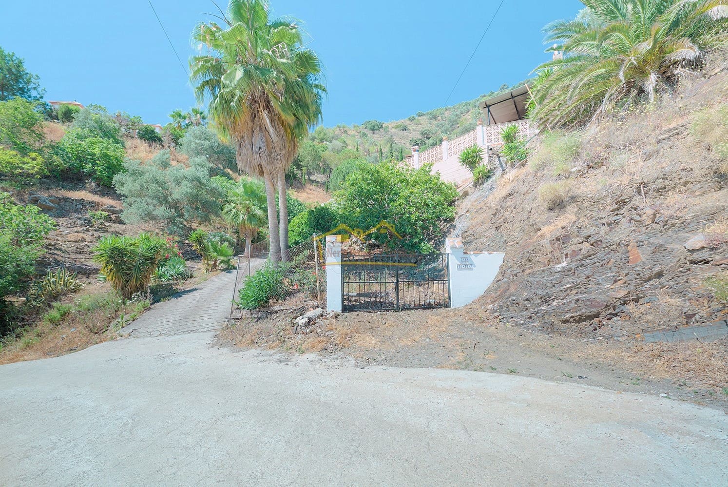 3 soveværelse Finca/Landehus til salg i Sayalonga med swimmingpool garage - € 365.000 (Ref: 8655090)