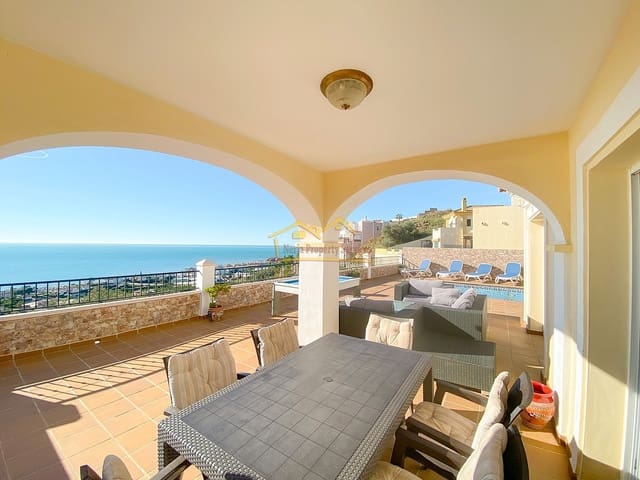 3 soverom Villa til leie i El Peñoncillo, Torrox med svømmebasseng - € 2 300 (Ref: 8664214)