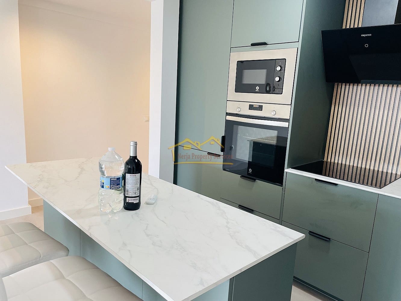 3 soveværelse Lejlighed til salg i Nerja med swimmingpool garage - € 420.000 (Ref: 8676239)