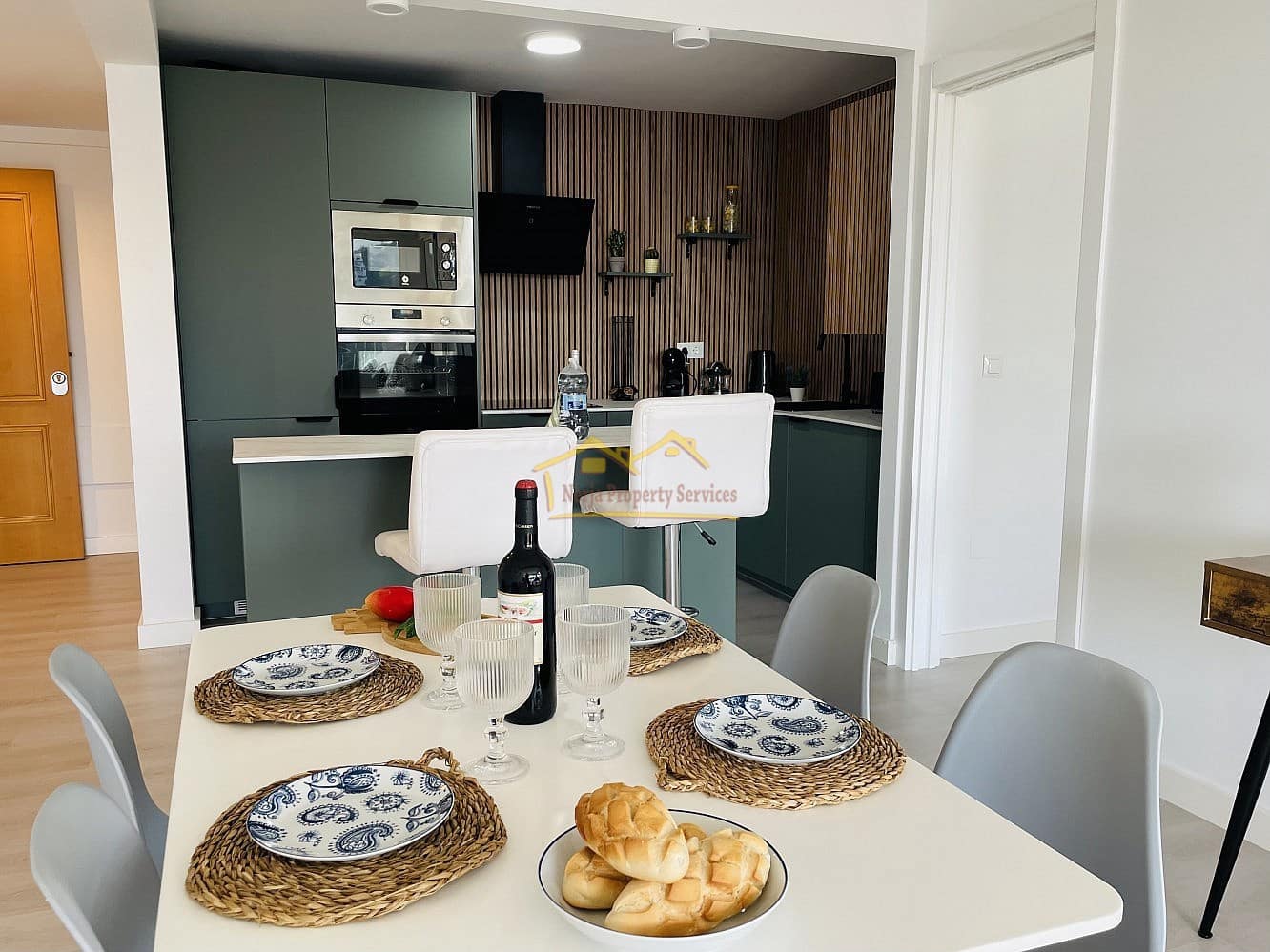 3 soveværelse Lejlighed til salg i Nerja med swimmingpool garage - € 420.000 (Ref: 8676239)