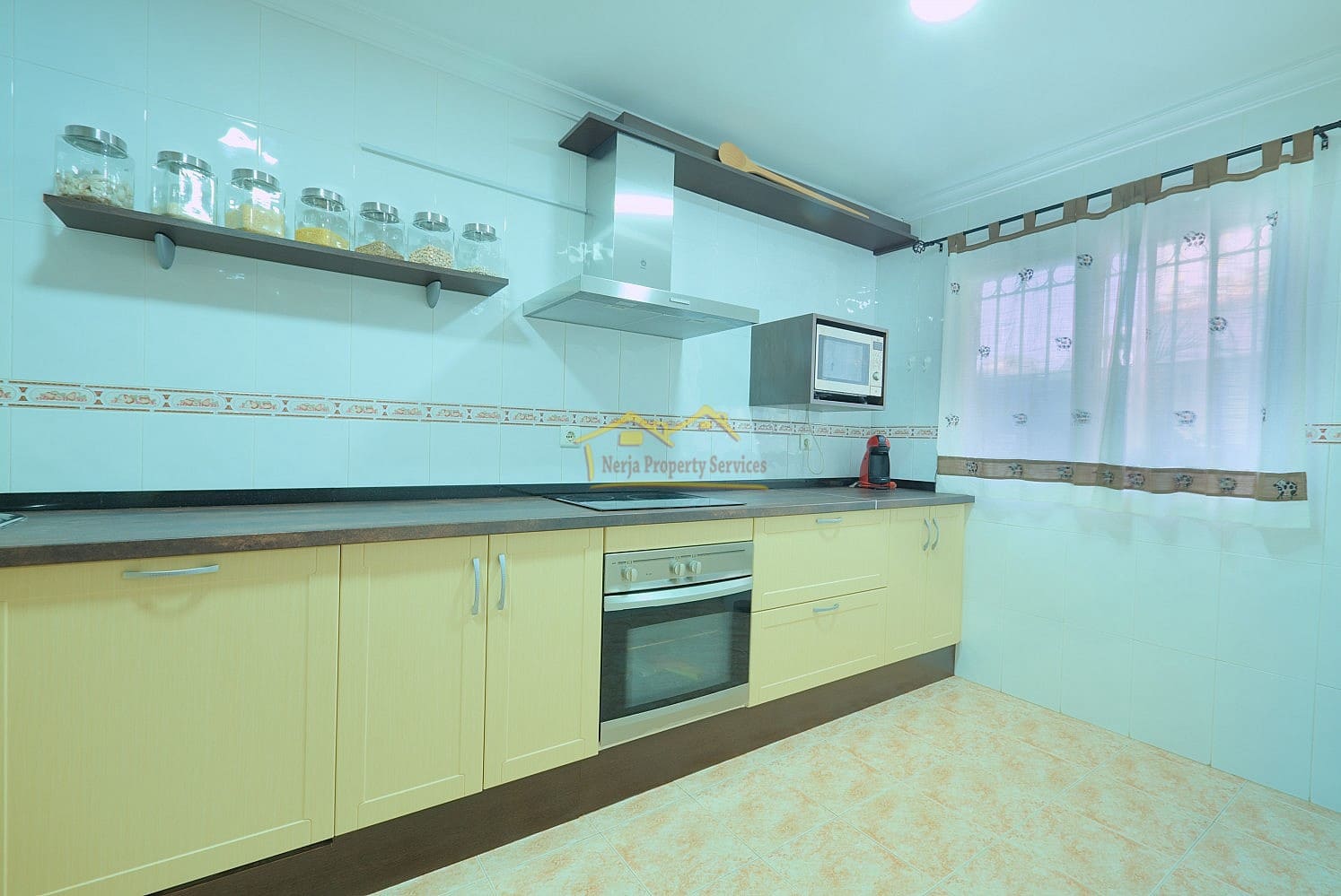 3 slaapkamer Huis te koop in Torre del Mar met zwembad garage - € 410.000 (Ref: 8714949)