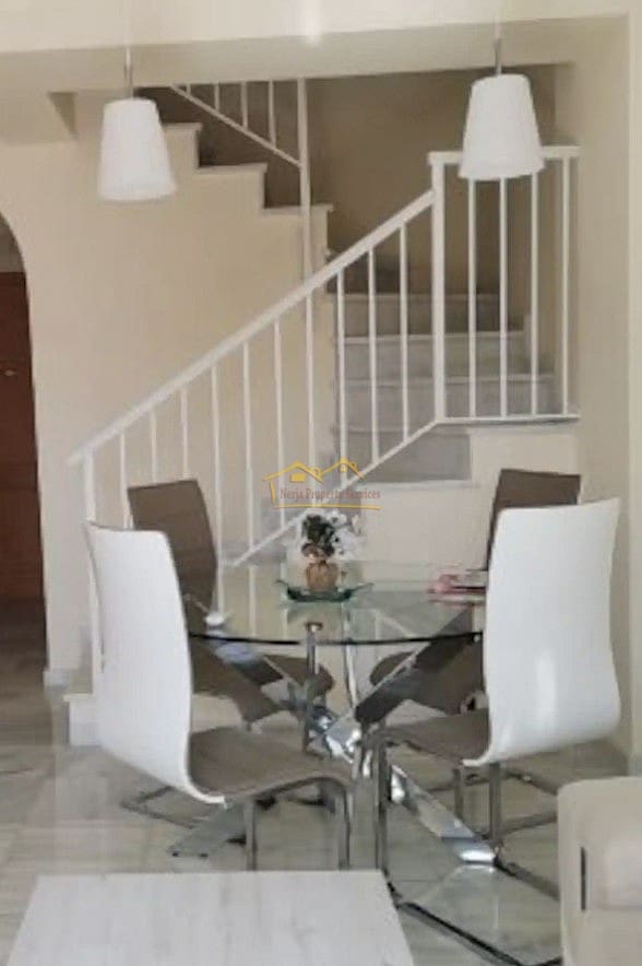 3 soveværelse Rækkehus til salg i Nerja med swimmingpool - € 350.000 (Ref: 8728222)