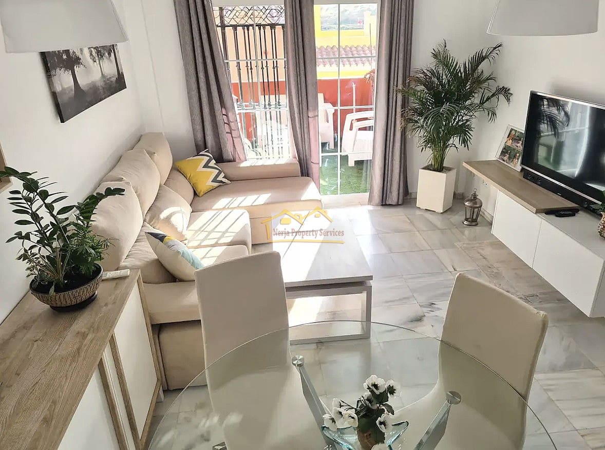 3 soveværelse Rækkehus til salg i Nerja med swimmingpool - € 350.000 (Ref: 8728222)