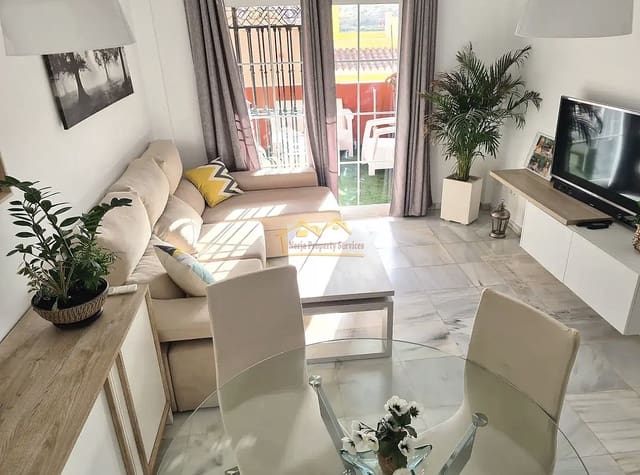 3 chambre Villa/Maison Mitoyenne à vendre à Centro, Nerja avec piscine - 350 000 € (Ref: 8728222)