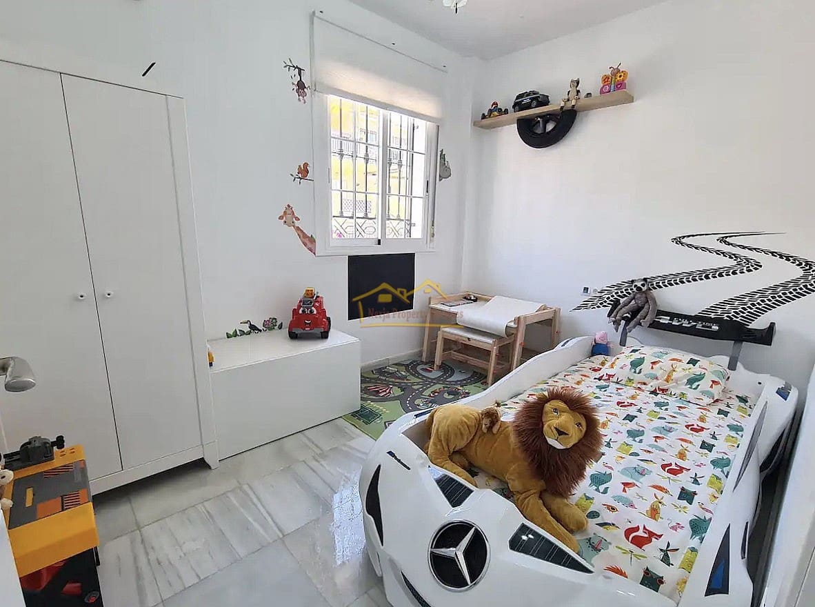 3 soveværelse Rækkehus til salg i Nerja med swimmingpool - € 350.000 (Ref: 8728222)