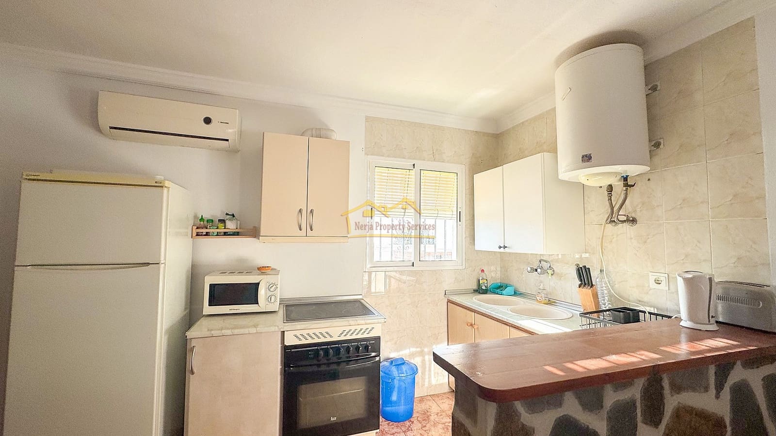 2 sovrum Finca/Hus på landet att hyra i Torrox med pool garage - 1 000 € (Ref: 8736579)