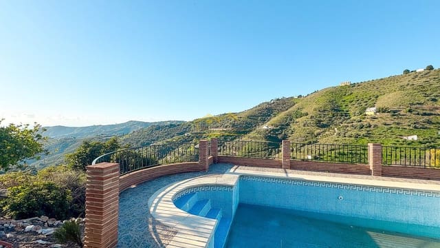 2 makuuhuone Maalaistalo vuokrattavana paikassa Torrox Pueblo, Torrox mukana uima-altaan 
autotalli - 1 000 € (Ref: 8736579)