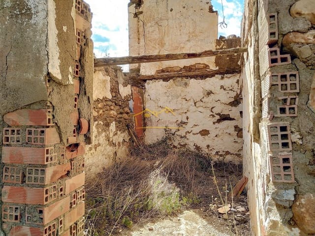 Ubebygd land til salgs i Frigiliana - € 215 000 (Ref: 8754777)