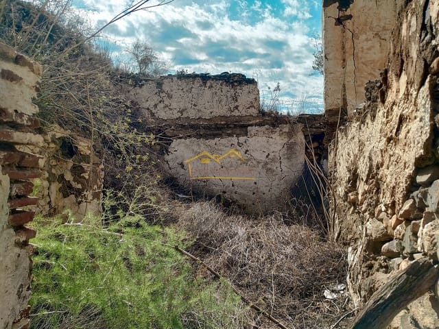 Ubebygd land til salgs i Frigiliana - € 215 000 (Ref: 8754777)