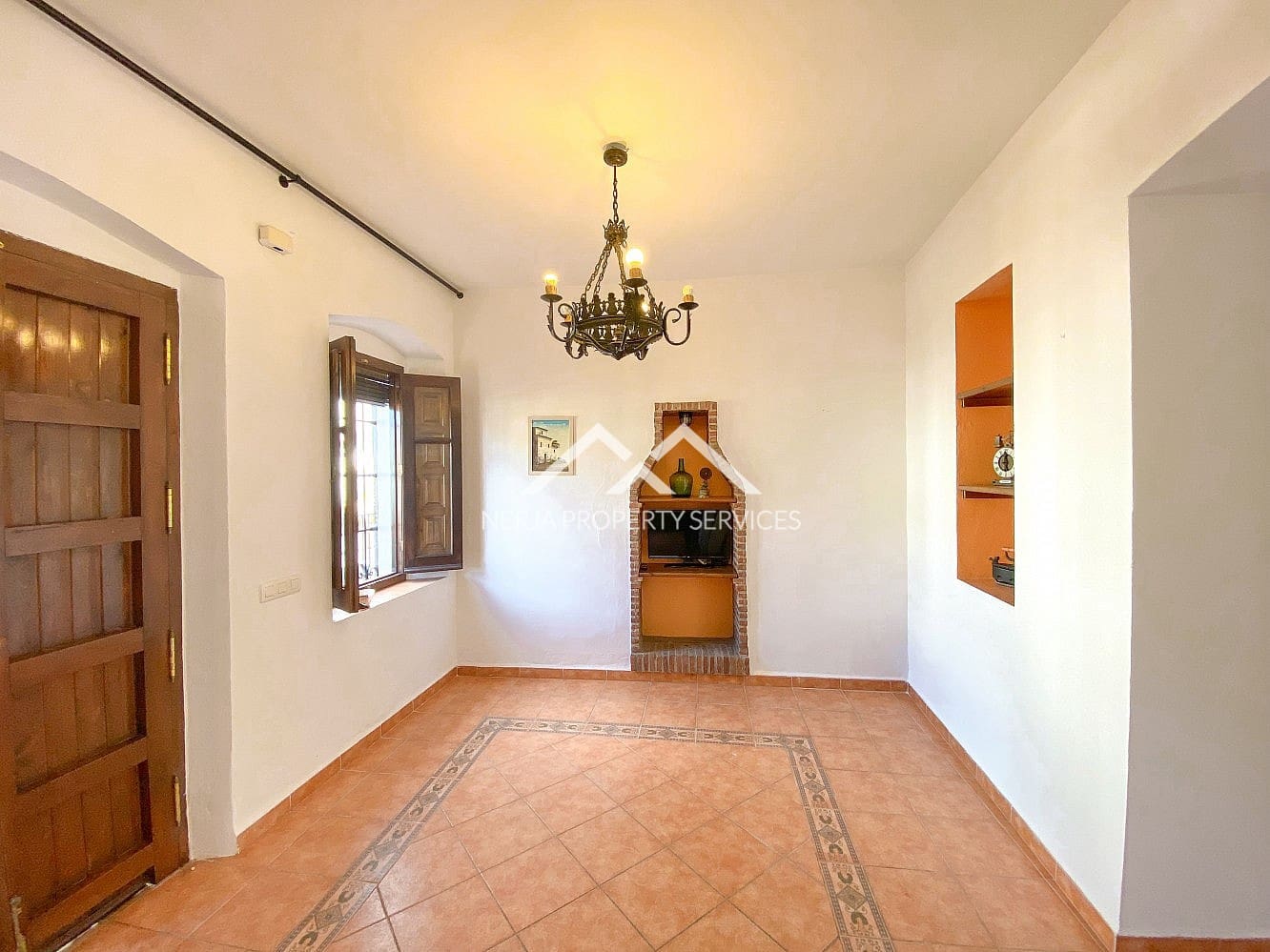 3 soveværelse Villa til salg i Maro med swimmingpool - € 570.000 (Ref: 8780515)