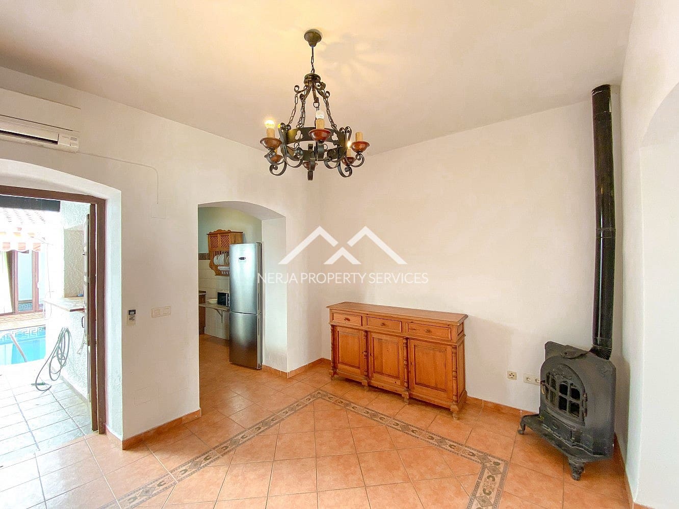 3 soveværelse Villa til salg i Maro med swimmingpool - € 570.000 (Ref: 8780515)