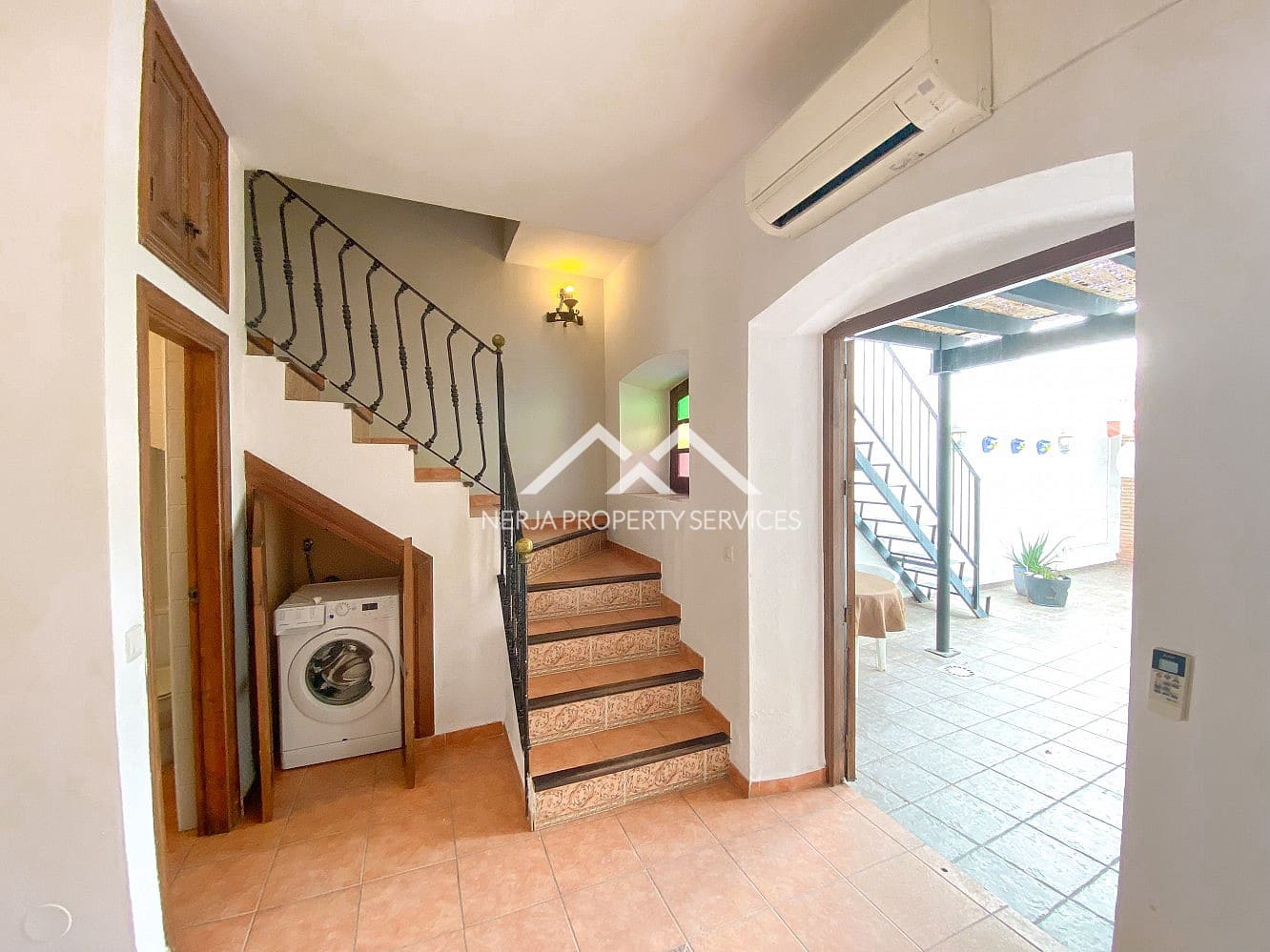 3 soveværelse Villa til salg i Maro med swimmingpool - € 570.000 (Ref: 8780515)