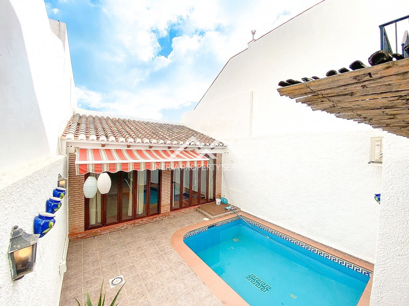 3 soveværelse Villa til salg i Maro med swimmingpool - € 570.000 (Ref: 8780515)