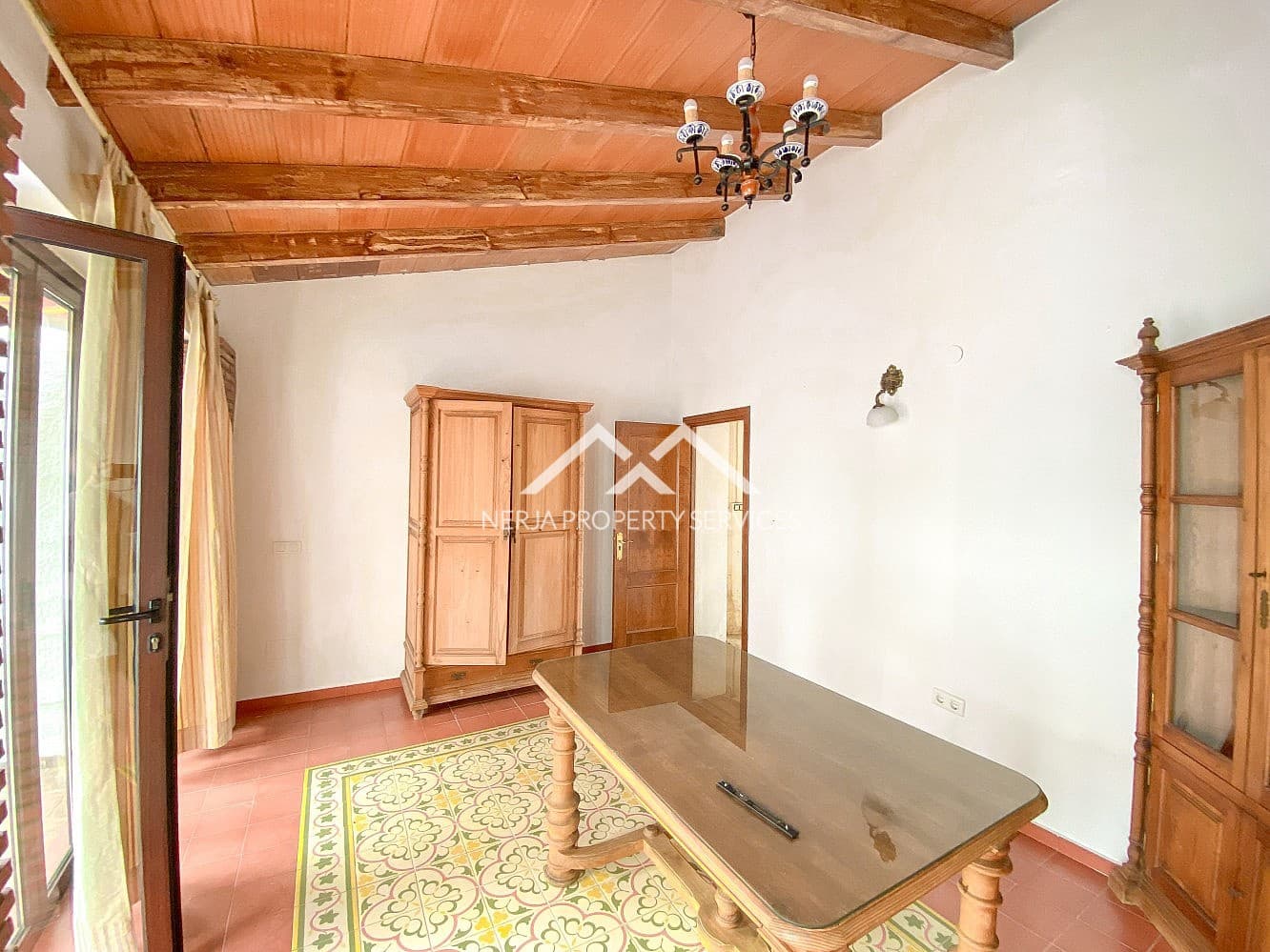 3 soveværelse Villa til salg i Maro med swimmingpool - € 570.000 (Ref: 8780515)