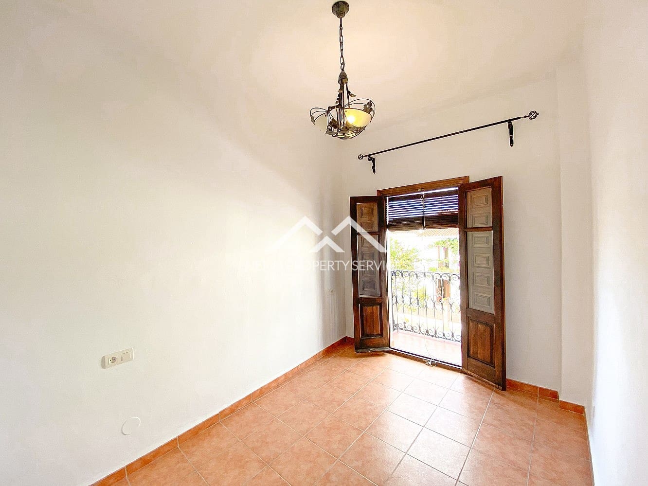 3 soveværelse Villa til salg i Maro med swimmingpool - € 570.000 (Ref: 8780515)