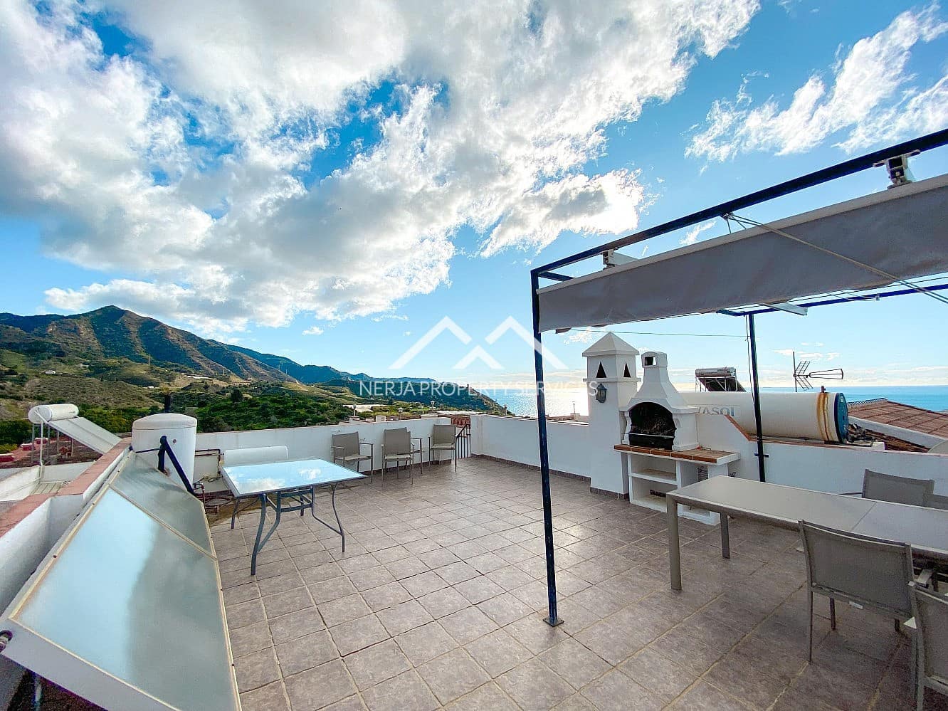 3 soveværelse Villa til salg i Maro med swimmingpool - € 570.000 (Ref: 8780515)