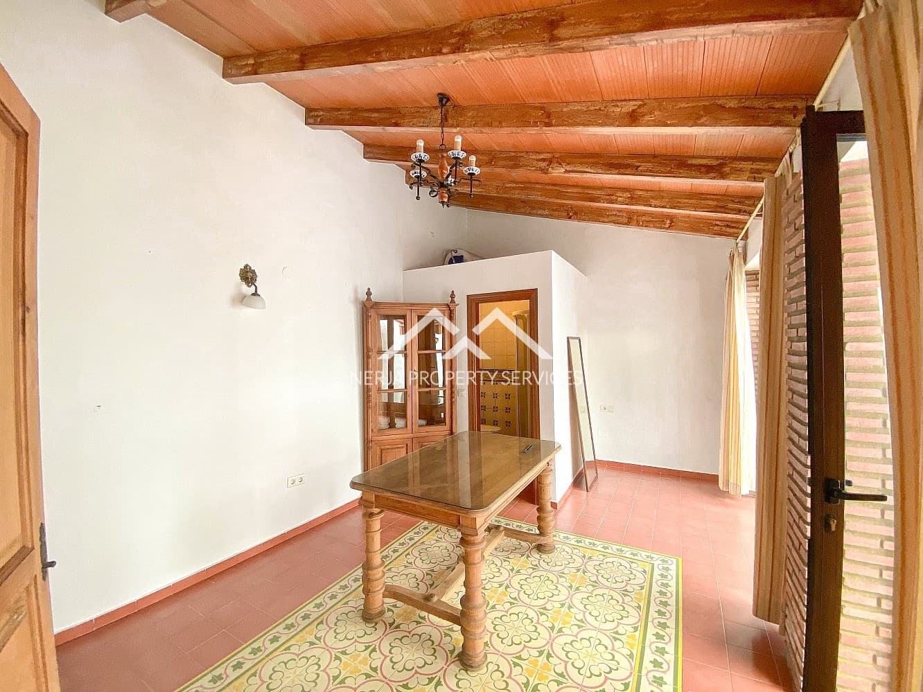 3 soveværelse Villa til salg i Maro med swimmingpool - € 570.000 (Ref: 8780515)