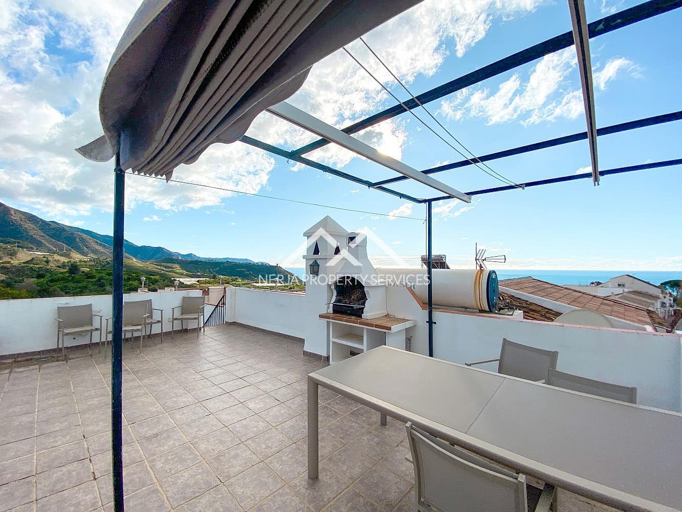 3 soveværelse Villa til salg i Maro med swimmingpool - € 570.000 (Ref: 8780515)