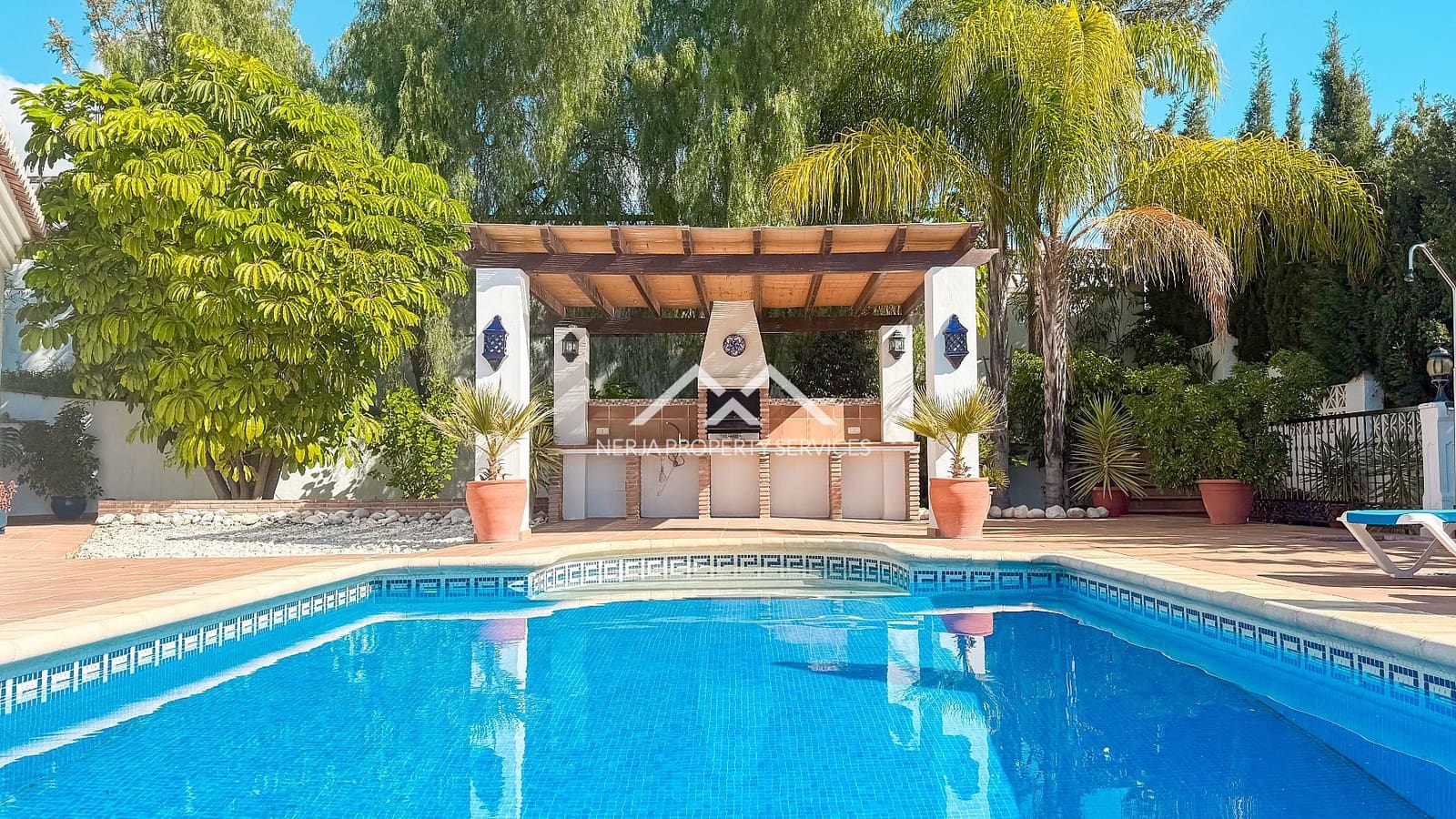 5 soveværelse Villa til salg i Frigiliana med swimmingpool - € 1.299.000 (Ref: 8796392)