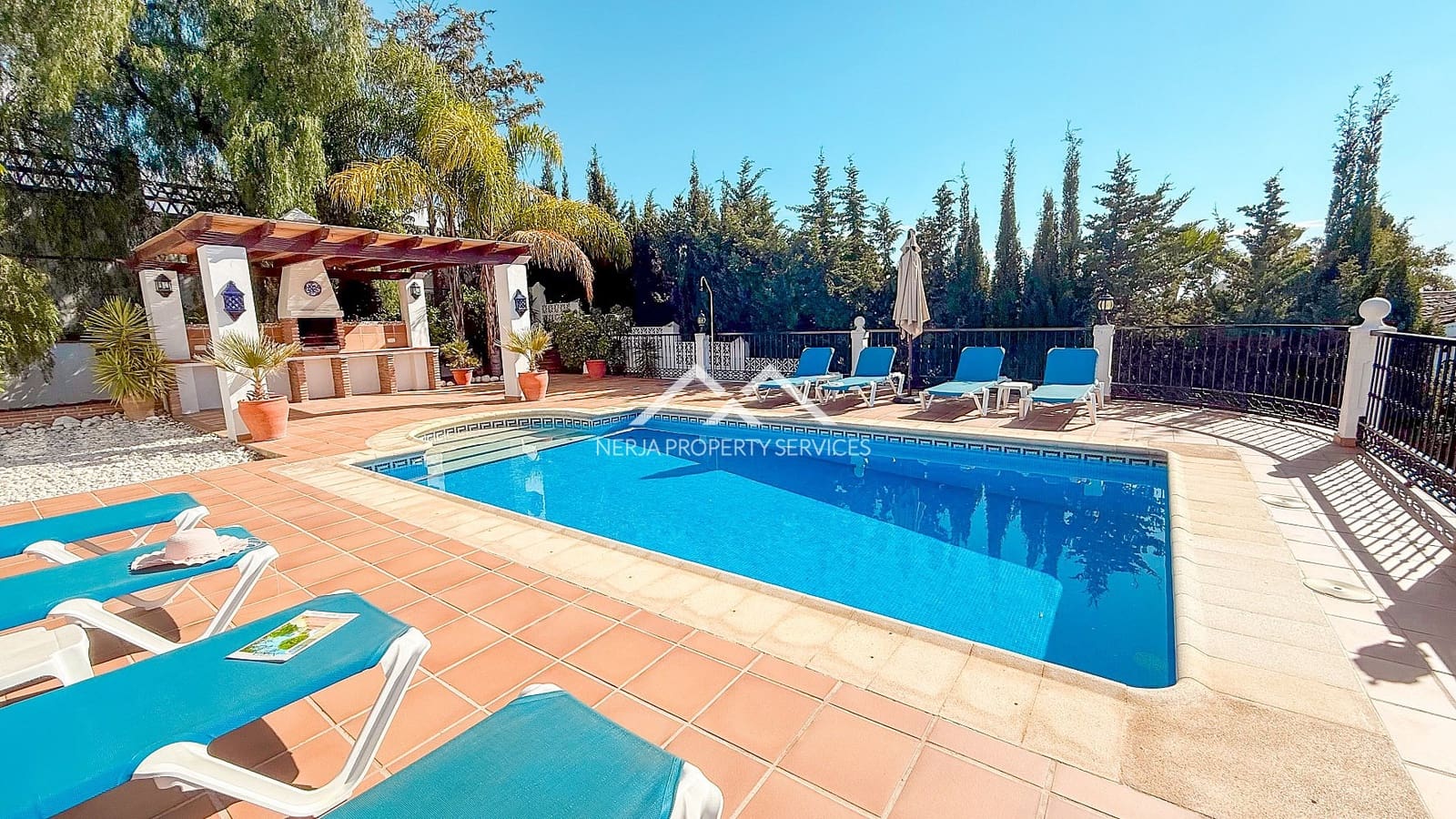 5 soveværelse Villa til salg i Frigiliana med swimmingpool - € 1.299.000 (Ref: 8796392)