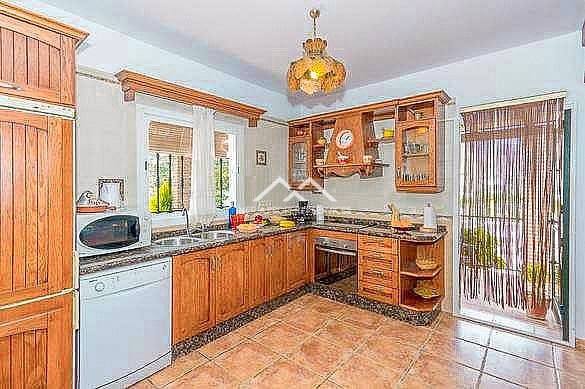 3 sypialnia Dom do wynajęcia w Frigiliana z basenem garażem - 1 750 € (Ref: 8816370)