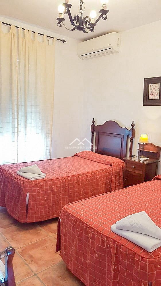 3 sypialnia Dom do wynajęcia w Frigiliana z basenem garażem - 1 750 € (Ref: 8816370)