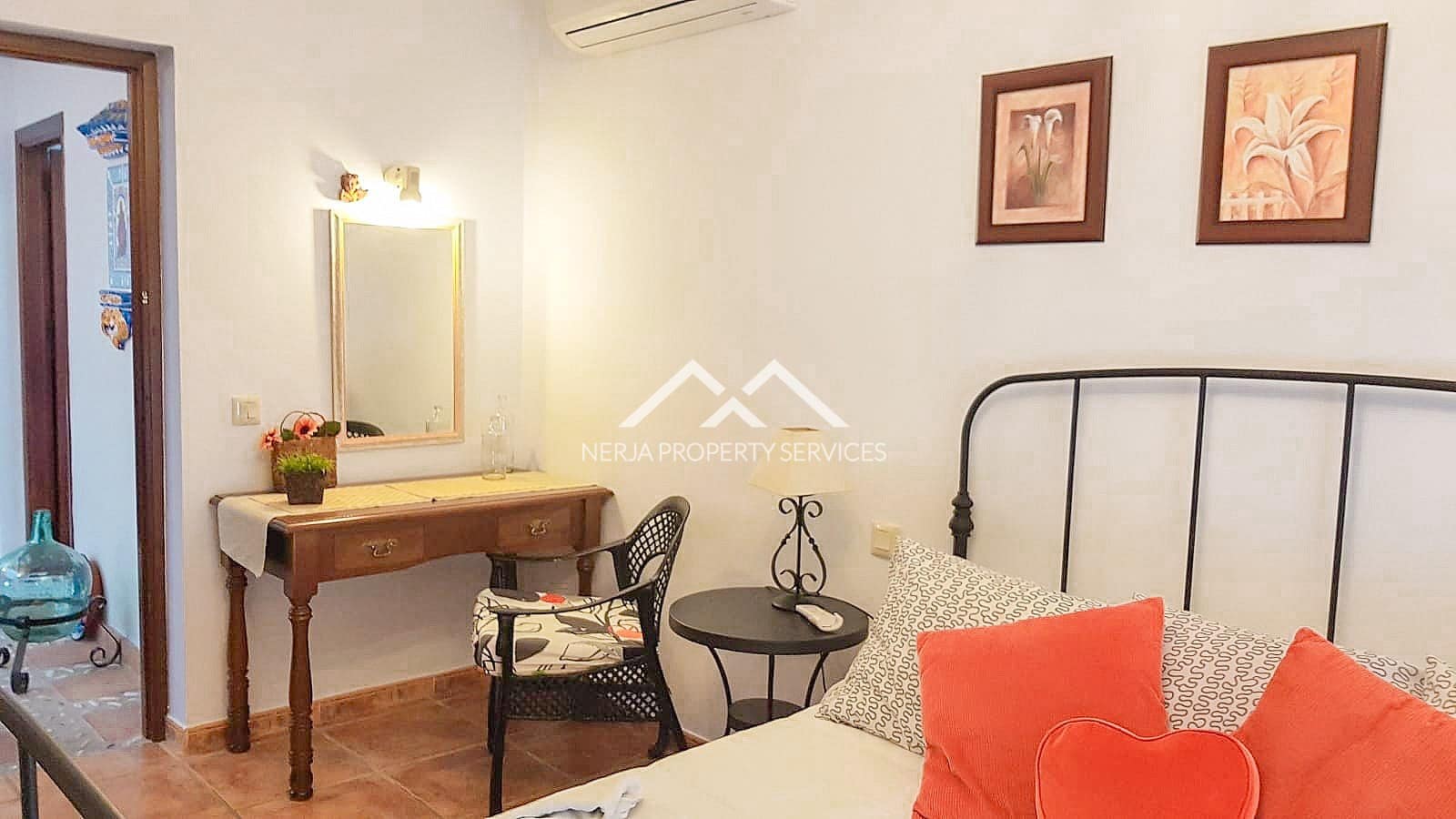 3 sypialnia Dom do wynajęcia w Frigiliana z basenem garażem - 1 750 € (Ref: 8816370)