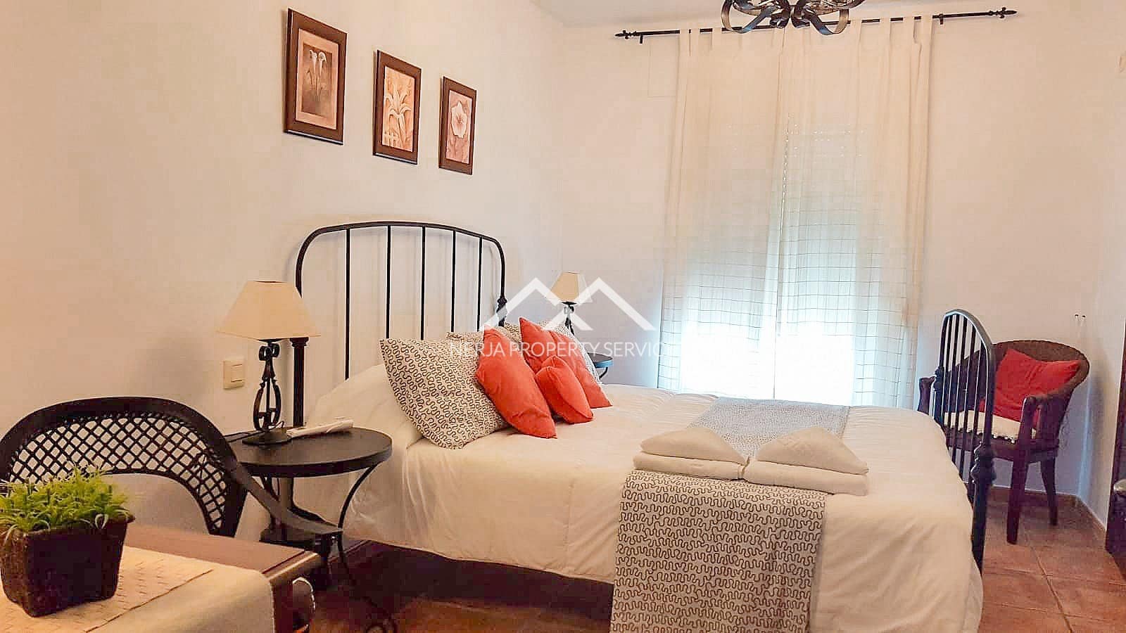 3 sypialnia Dom do wynajęcia w Frigiliana z basenem garażem - 1 750 € (Ref: 8816370)