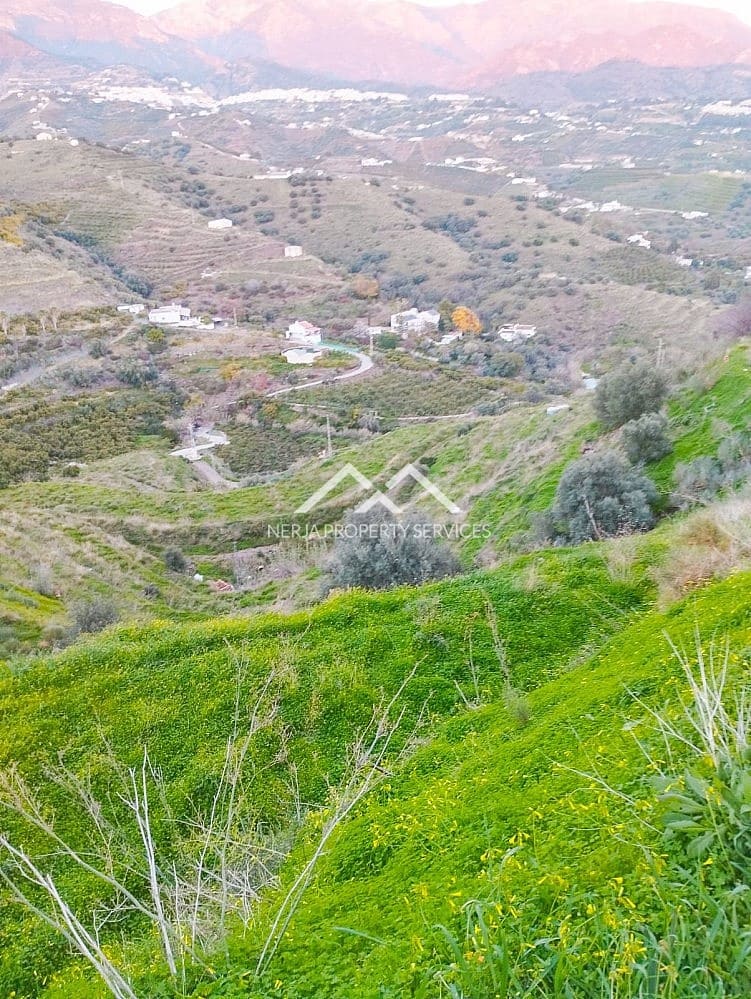 Grunde uden byggetilladelser til salg i Torrox - € 180.000 (Ref: 8826415)