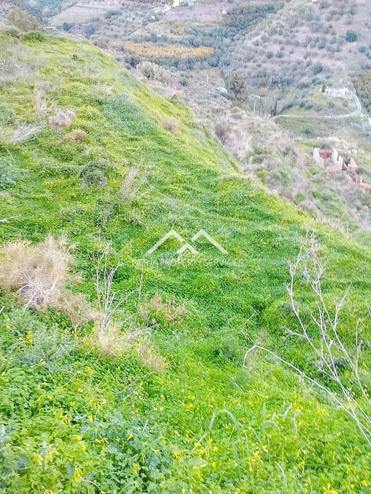 Grunde uden byggetilladelser til salg i Torrox - € 180.000 (Ref: 8826415)