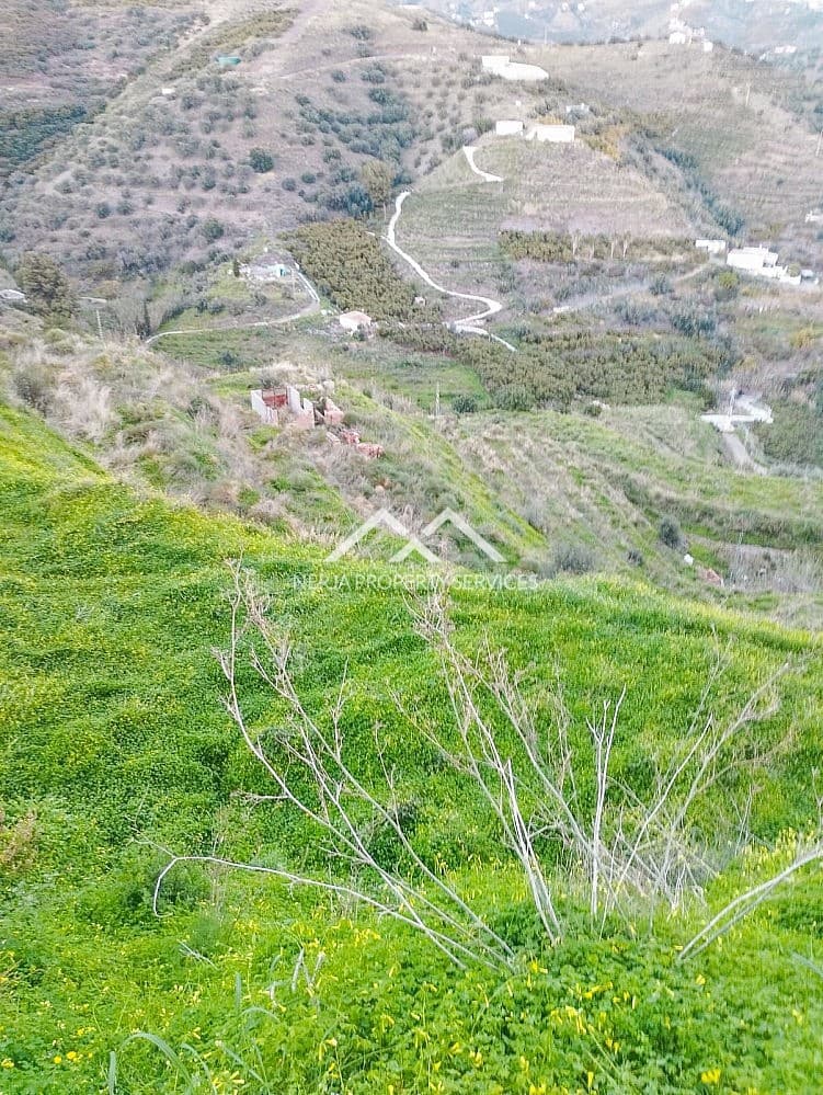 Grunde uden byggetilladelser til salg i Torrox - € 180.000 (Ref: 8826415)