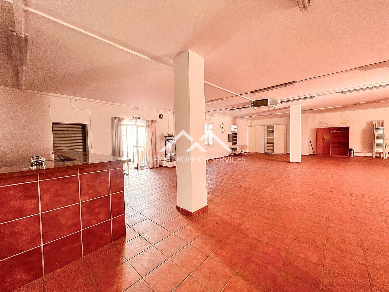 Commercial for sale in Nerja - € 215,000 (Ref: 8861802)