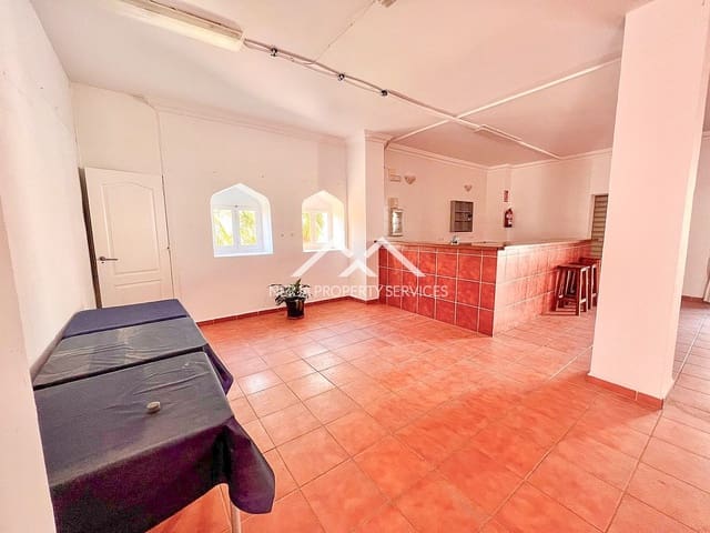 Kommersiell til salgs i Centro, Nerja - € 215 000 (Ref: 8861802)