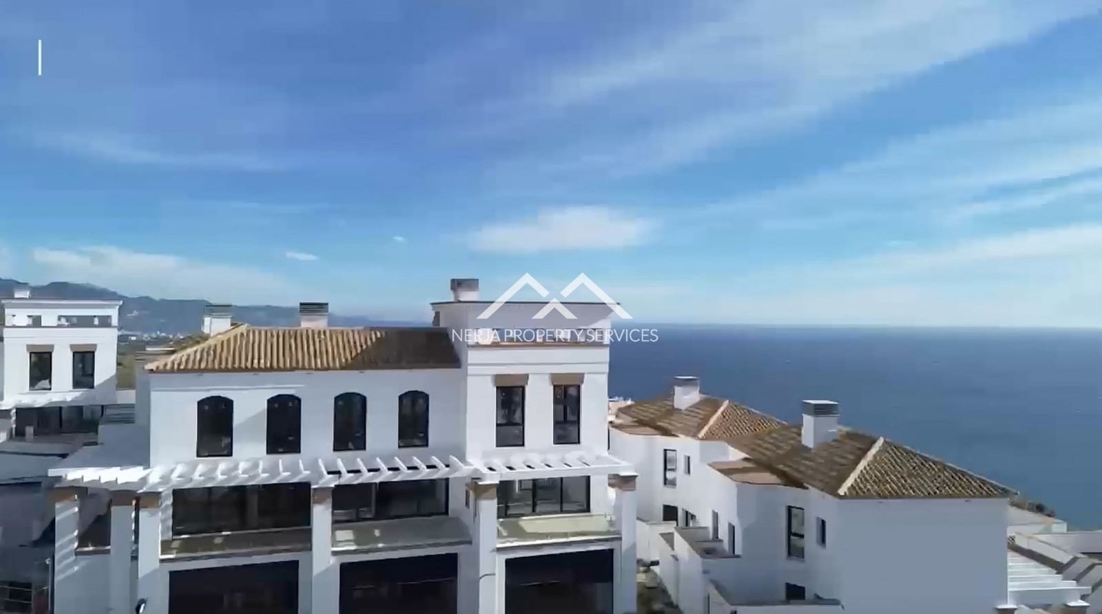 2 soveværelse Byhus til salg i Torrox-Costa med swimmingpool - € 396.000 (Ref: 8884736)