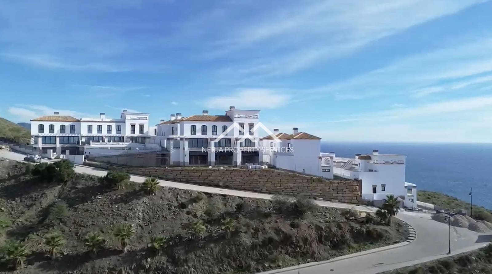 2 soveværelse Byhus til salg i Torrox-Costa med swimmingpool - € 396.000 (Ref: 8884736)