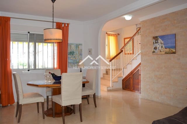3 bedroom Townhouse for rent in Centro, Nerja with pool garage - € 1,100 (Ref: 8901286)
