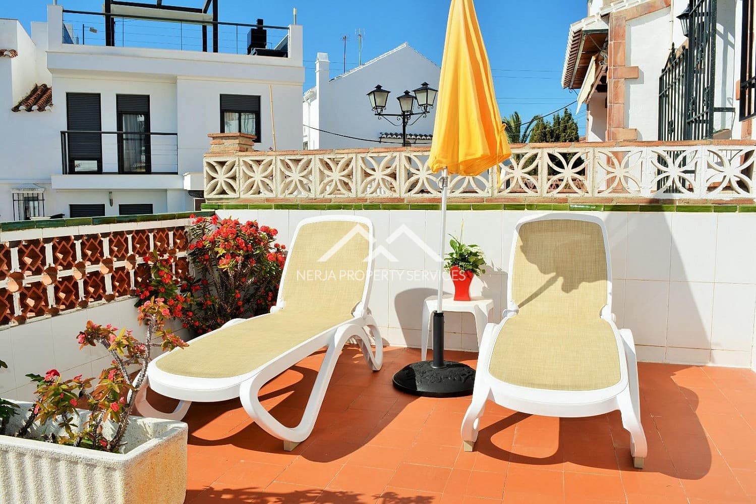 3 bedroom Townhouse for rent in Nerja with pool garage - € 1,100 (Ref: 8901286)