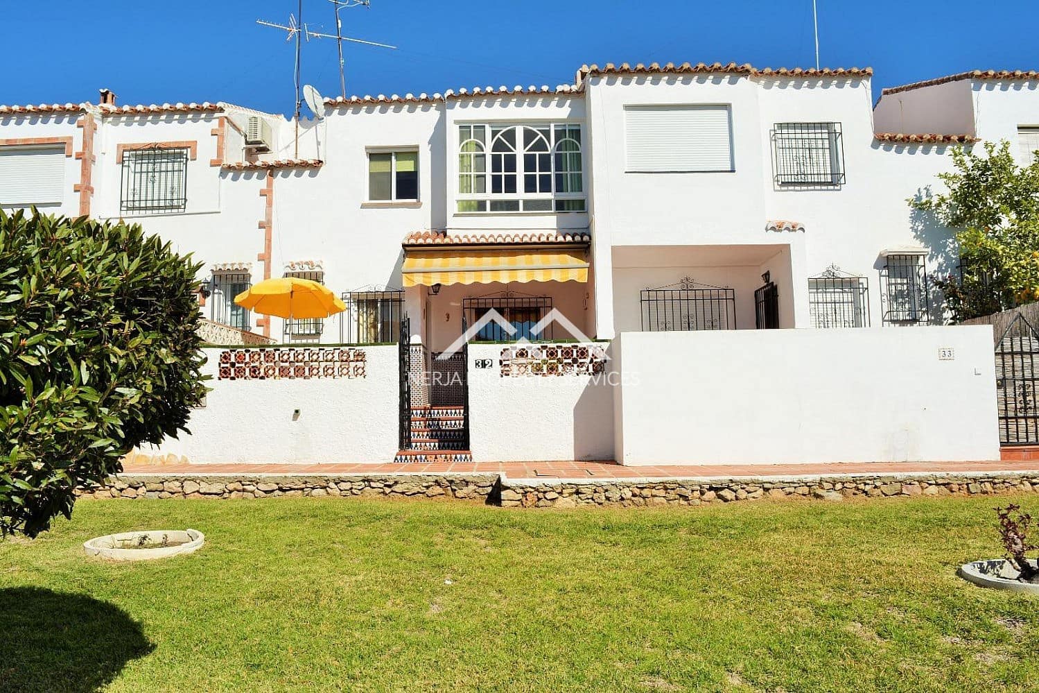 3 bedroom Townhouse for rent in Nerja with pool garage - € 1,100 (Ref: 8901286)