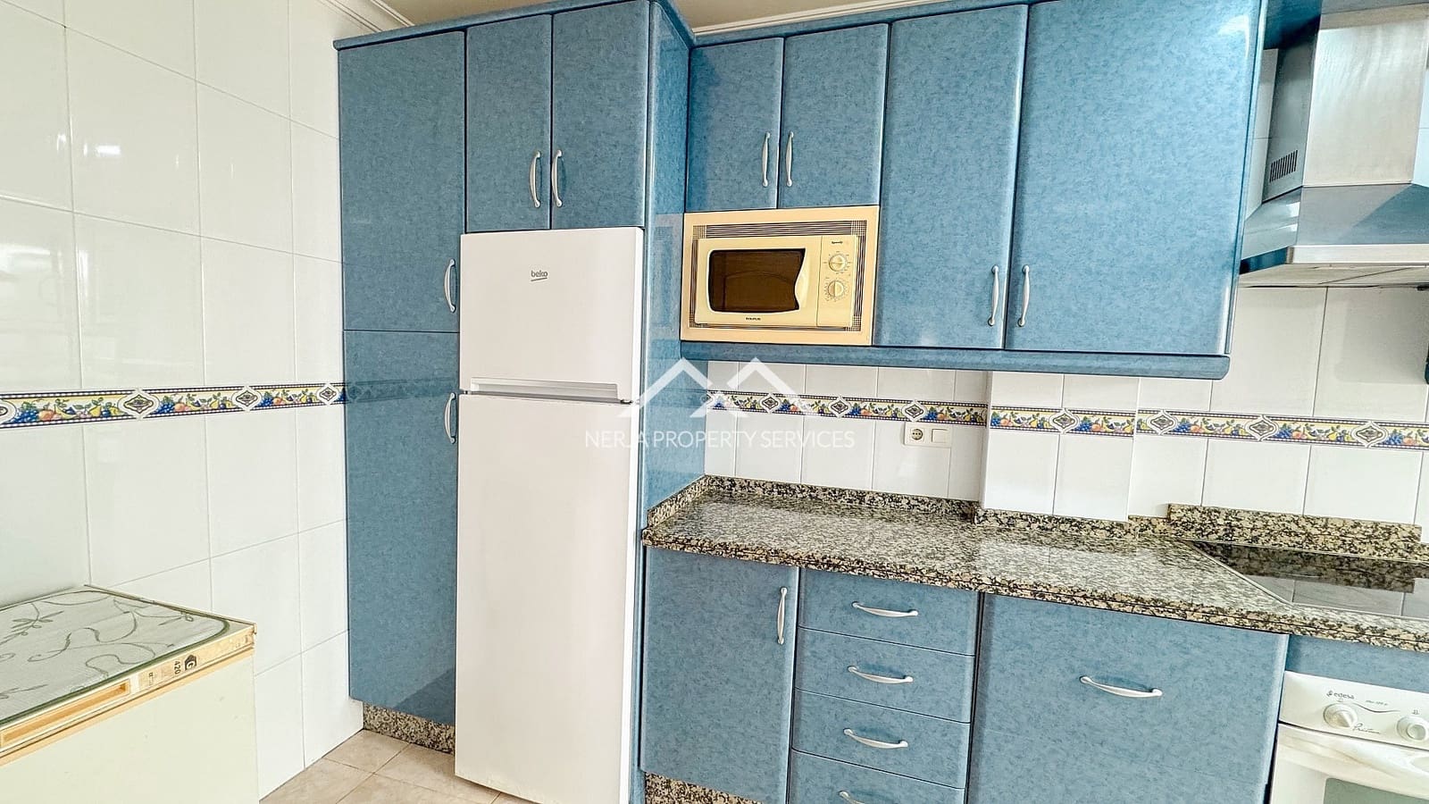 3 soveværelse Lejlighed til salg i Nerja - € 380.000 (Ref: 8917337)