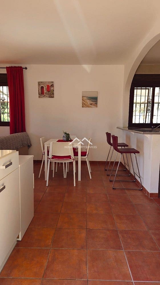Villa for rent in Nerja with pool garage - € 1,100 (Ref: 8917445)