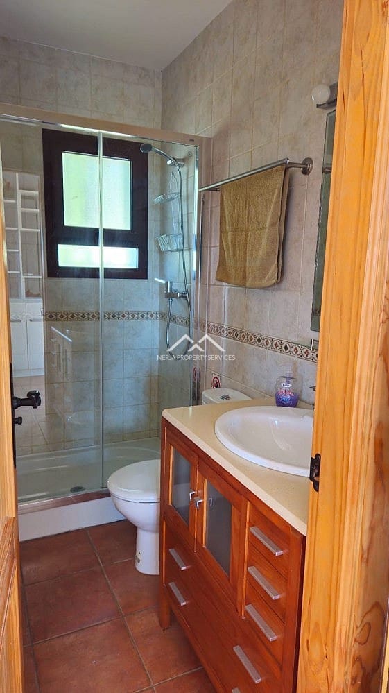 Villa for rent in Nerja with pool garage - € 1,100 (Ref: 8917445)