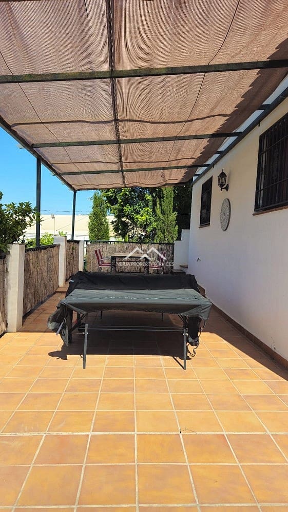 Villa for rent in Nerja with pool garage - € 1,100 (Ref: 8917445)
